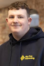 Small & Medium-Sized Businesses I'm looking to connect with businesses that  want to improve their social media content, email marketing, website, or  branding! I'm local (though I work nationwide) and would love