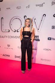 As of october 2020, her channel has gained over 13 million subscribers. Die Einzigartigen Looks Der Influencer Auf Der Glow Dortmund 2018 Styleranking