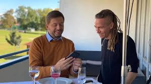 Последние твиты от ivan bartoš (@pirativanbartos). Hnuti Stan Schvalilo Koalicni Smlouvu O Spolupraci S Piraty Cnn Prima News