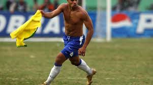 Doze equipes disputaram a competição, os dez membros da conmebol e dois convidados da concacaf, méxico e costa rica Adriano Salva Brasil Contra A Argentina 15 Anos Do Titulo Com Gol Nos Acrescimos Copa America O Dia