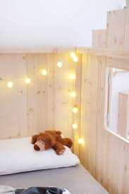 Diy Bett Fur Das Kinderzimmer Wie Aus Dem Ikea Nordli Ein Hausbett Wird In 2020 Hausbett Bett Selber Bauen Ideen Kinder Zimmer