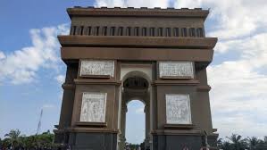 Simpang lima gumul kediri view malam hariподробнее. Monumen Simpang Lima Gumul Bikin Kediri Serasa Di Paris