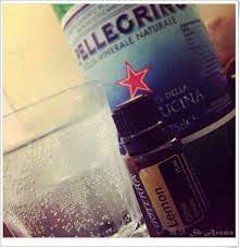 喜歡飲汽水的朋友仔可以去759阿信屋買這有氣礦泉水加一滴檸檬 青檸或者野橘 味道完全似汽水 不過係非常健康的 drink bottles vitamin water bottle bottle