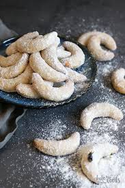 Die Besten Vanillekipferl Der Welt Bake To The Roots Rezept Vanillekipferl Kekse Backen Rezept Backideen