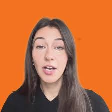 Samantha Calvert's Instagram, Twitter & Facebook