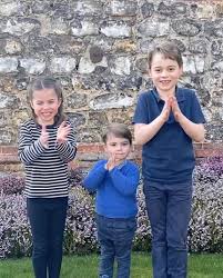 May 03, 2021 · bereits vor tagen wurde wild spekuliert, ob es überhaupt ein neues bild von prinzessin charlotte anlässlich ihres ehrentages geben würde. Royal News Neues Video Von George Charlotte Louis Prinz William Und Kate Prinzessin Charlotte Prinzessin Kate