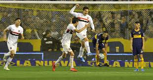 Boca, que debutó con una victoria en la copa de liga profesional, le ganó 2 a 0 a newell's con goles de carlos tevez a los 40 minutos del primer tiempo y lisandro lópez a los 30′ del complemento; A Boca Se Le Escapo El Triunfo Pero Alfaro Saco Conclusiones Para Ir Al Monumental