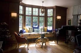 We found this impressive tudor revival in winnetka while browsing interior designer lisa kanning's portfolio. Pin On Living Room
