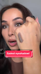 Easiest smokey eyes! This is @Armani beauty eye tint in shade “wood”  #makeup #makeupforbeginners #eyeshadow #eyelook #makeupforbrowneyes