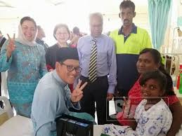 Isteri menteri besar, datin seri nomee ashikin mohammed radzi, yang berkunjung ke kediaman keluarga itu di taman meru, di sini hari ini, berkata selain membantu menyediakan pengangkutan, beberapa bantuan lain akan diberikan kepada mereka. Glc Badan Korporat Disaran Jangan Membazir