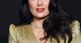Salma hayek rocks natural curly hair & you can too. Salma Hayek Shows Off Natural Curls And Gray Hairs