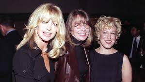 Diane keaton & goldie hawn. Goldie Hawn Diane Keaton Bette Midler Der Club Der Teufelinnen Ist Zuruck Bunte De