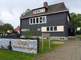 Finden konrad wachsmann haus niesky offnungszeiten und wegbeschreibungen oder karte. Holzbauten Der Moderne In Sachsen Einfachraus Eu