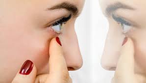 Lastiges Augenzucken Liegt Meistens Am Stress Experto De