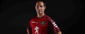 À l'occasion de l'annonce du partenariat entre le stade toulousain et l'application de détection et de recrutement. Esa Stade Toulousain Reaches For The Stars With Proxima Shirt