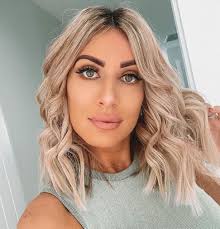 Medium wavy hairstyles are the perfect way to perk up your look. 30 Super Easy Beach Waves Tutorials Even Beginners Can Handle
