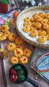 ( * campur kedua2 tepung dan diayak terlebih dahulu). Senarai Resepi Biskut Raya Sedap Dan Mudah Tak Perlu Guna Yis