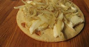Easy Onion And Cheese Pizza Healthy Recipes Easy Meals Recipes