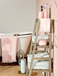 Dies ist ein vorgefertigtes kissen und wird als quadratische form. Wandfarbe Im Badezimmer Der Neue Trend Westwing
