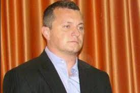 Reiese că această cerinţă a scopului intră în conţinutul infracţiunii de grup infracţional organizat şi, dacă nu este îndeplinită, nu sunt întrunite nici elementele constitutive ale acesteia. Mihai Chezan Artizanul Afacerii Imobiliare Tower A ScÄpat De AcuzaÈia De Grup InfracÈional Organizat Va Fi Cercetat Pentru Delapidare Èantaj Èi InÈelÄciune Ziar Gazeta De Cluj