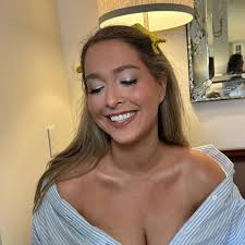 The most gorgeous April day in Oxford🌸 Congratulations Mrs. Hyde!!  #makeupbymshields #mississippimua