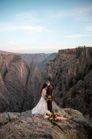 We are banff based wedding photographers that specialize in outdoor photos. Colorado Wedding Photographers Kyle Loves Tori Photography