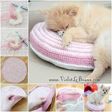 I wish i had a better option other than holding 4 strands together but there just isn't a stiff bulky yarn out there that i think would do the job. Crochet Pet Bed Free Pattern All The Best Ideas Diy Crochet Cat Crochet Cat Crochet Animals