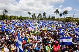 Nicaragua sehen der zukunft mit sorge entgegen im mittelamerikanischen trockenkorridor häufen sich die extremwetterereignisse. Tausende Demonstrieren In Solidaritat Mit Kirchenvertretern In Nicaragua Nzz