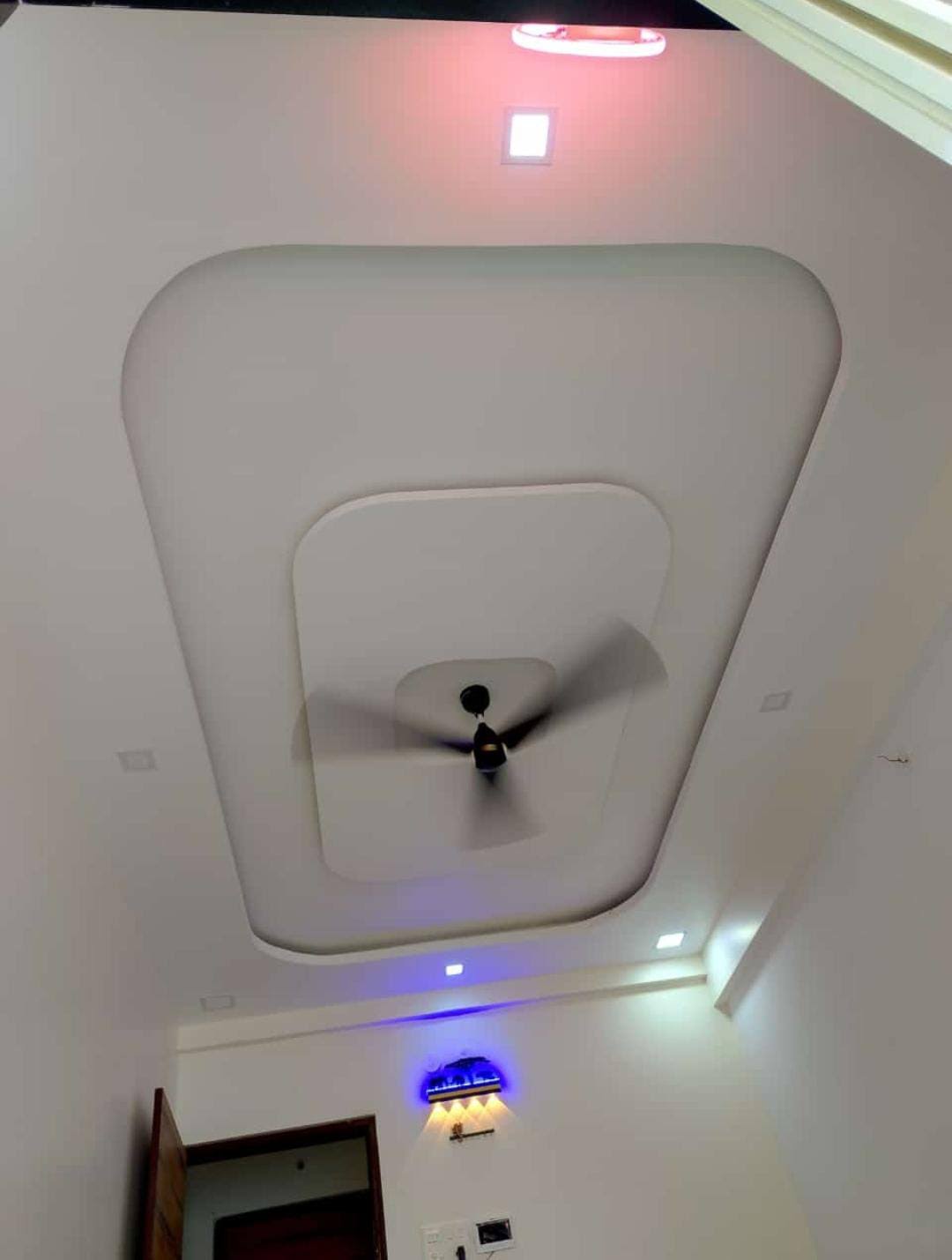 POP FALLS CELLING product image