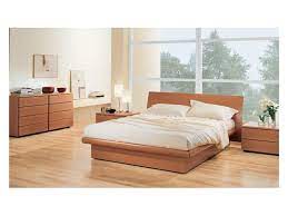 Letto a due piazze con testata in legno. Camera Con Letto Contenitore In Legno Noce Tanganica Abbinabile A Como E Comodini Idfdesign