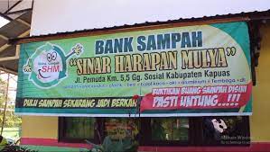 Bank sampah adalah jenis kegiatan usaha yang disebut social enterprise. Bank Sampah Kapuasinfokompublik