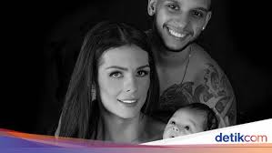 Encuentra toda la información de esteban landrau en elpais.com.co. Transgender Yang Viral Karena Hamil Kini Sudah Melahirkan Ini Foto Bayinya