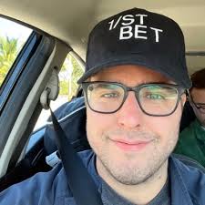 Simon Myhill (@syourhill)