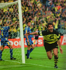 L'entraîneur portugais a loué la capacité du club de dortmund à grandir et à devenir populaire auprès de ses fans toujours plus nombreux. Twb22reloaded C1 1996 1997 Borussia Dortmund Juventus Turin