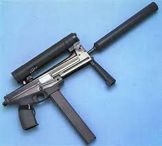 Vi behöver Jatimatic från Sylvester Stallones Cobra (1986) och även filmen  Röd gryning (1984). : r/blackopscoldwar