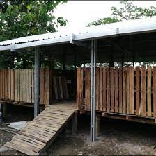 Artikel ini berisi 23 gambar atau foto desain kandang kambing dari bambu pilihan. Kandang Kambing Domba Model Panggung Sederhana Namun Modern Di Madani Farm Jogja Modern Desain Kambing