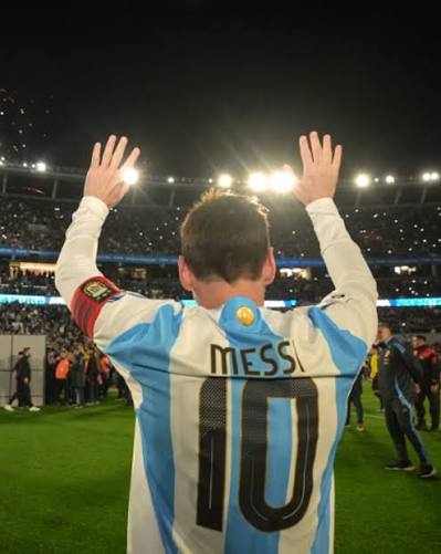 📸✨ Lionel Messi se despidió de la Argentina con un posteo cargado de  emoción tras su último partido oficial en el país con la Selección 🇦🇷 El  Monumental lo vio brillar y