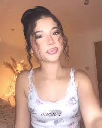 Sophia Mackenzie's Instagram, Twitter & Facebook