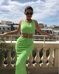 Well, we can all agree that last summer was sort of a bust. Kylie Jenner S Paris Vibes Wearing Summer Makeup And Long Green Dress Luxury Makeup