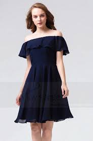 Ce modèle est parfait pour les petites poitrines car il cache le décolleté et accentue la cette robe longue bleu marine semble être la tenue idéale pour vos soirées cocktails. Robe Bustier Courte Bleu Marine Mousseline Sexy Et Chic Pour Mariage Et Gala Ref C864 Robe De Cocktail