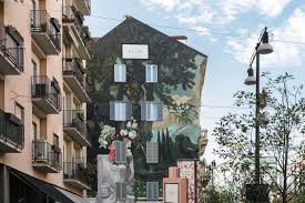 La logistica è piuttosto complessa e richiede tempo. Gucci Art Wall Flawless Life The Lifestyle Guide