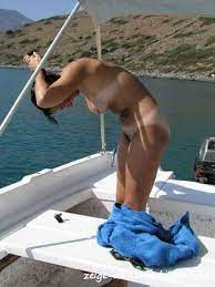 Hausfrau masturbiert auf dem Boot - Zeige deine Sex Bilder