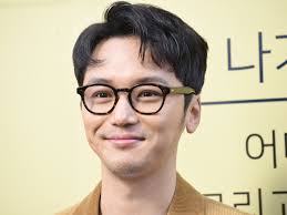 Though he appears for short snippets in each episode, his presence is undeniable, especially in. Byun Yo Han Wikipedia