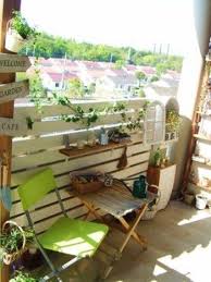 狭い空間もこんなにおしゃれに バルコニーd i y キナリノ ベランダ ベランダガーデン ベランダ diy