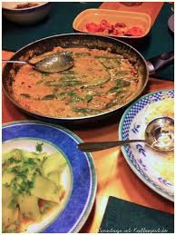 Jamie Oliver 30 Minuten Menu Rotes Thai Curry Mit Riesengarnelen Rezept Thai Curry Riesengarnelen Lebensmittel Essen