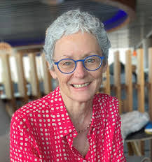 Christine Holt's Instagram, Twitter & Facebook