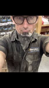 Had an incredible time with the @kutzall Crew at the @klingsporusa  Woodworking Extravaganza this weekend! We introduced around 400 people to  the thrill of #powercarving and shared our passion for ...