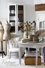 Vintage By Nina Brocante Ancien Mannequin De Couturiere Chair Cream White Upholstery With Tan White Idee Deco Interieur Mobilier De Salon Deco Shabby Chic