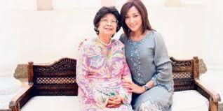 Tun dr siti hasmah mohamed ali delighted some 1000 guests with a violin performance dedicated to raise funds for smk st. 6 Things You Should Know About Tun Dr Siti Hasmah Wife Of Tun Dr Mahathir