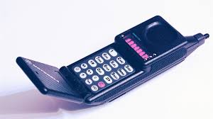 Die technischen daten des ersten mobiltelefons sahen wie folgt aus 30 Jahre Handy Und Smartphone Bimmelnder Knochen Und Iphone Digital Sz De